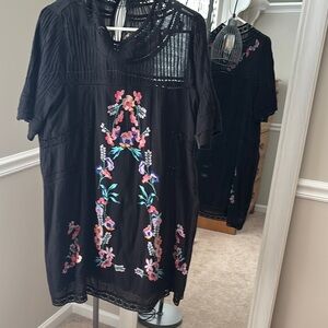 Free People Black and Pink Graphic Short Sleeve Blouse